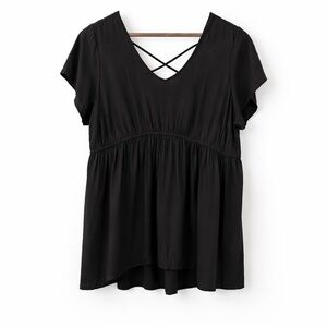 NWT Torrid 3X Challis Cross-back V Neck 0985 Blouse black